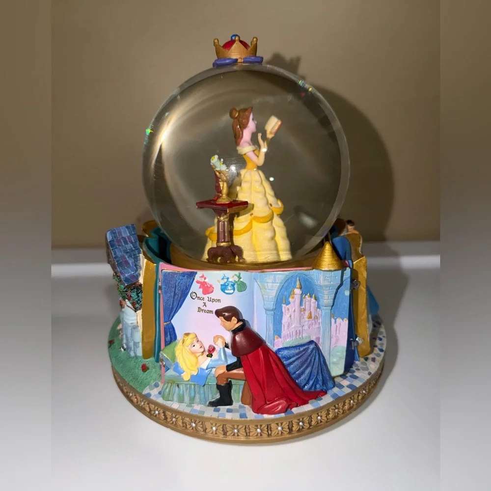Collectible 2001 Vintage Disney Multi-Princess Storybook Snowglobe - Picture 3 of 6